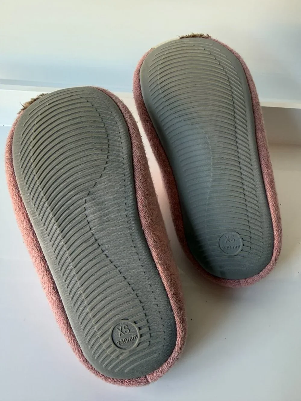 NWOT Hedgehog Cotton Memory Foam Dream Girls Slippers